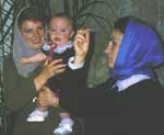CLICK! (Дарья с бабушками - Еленой и Анной, крестины 1993)